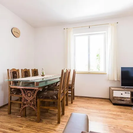 Charming And Comfortable Πανσιόν
